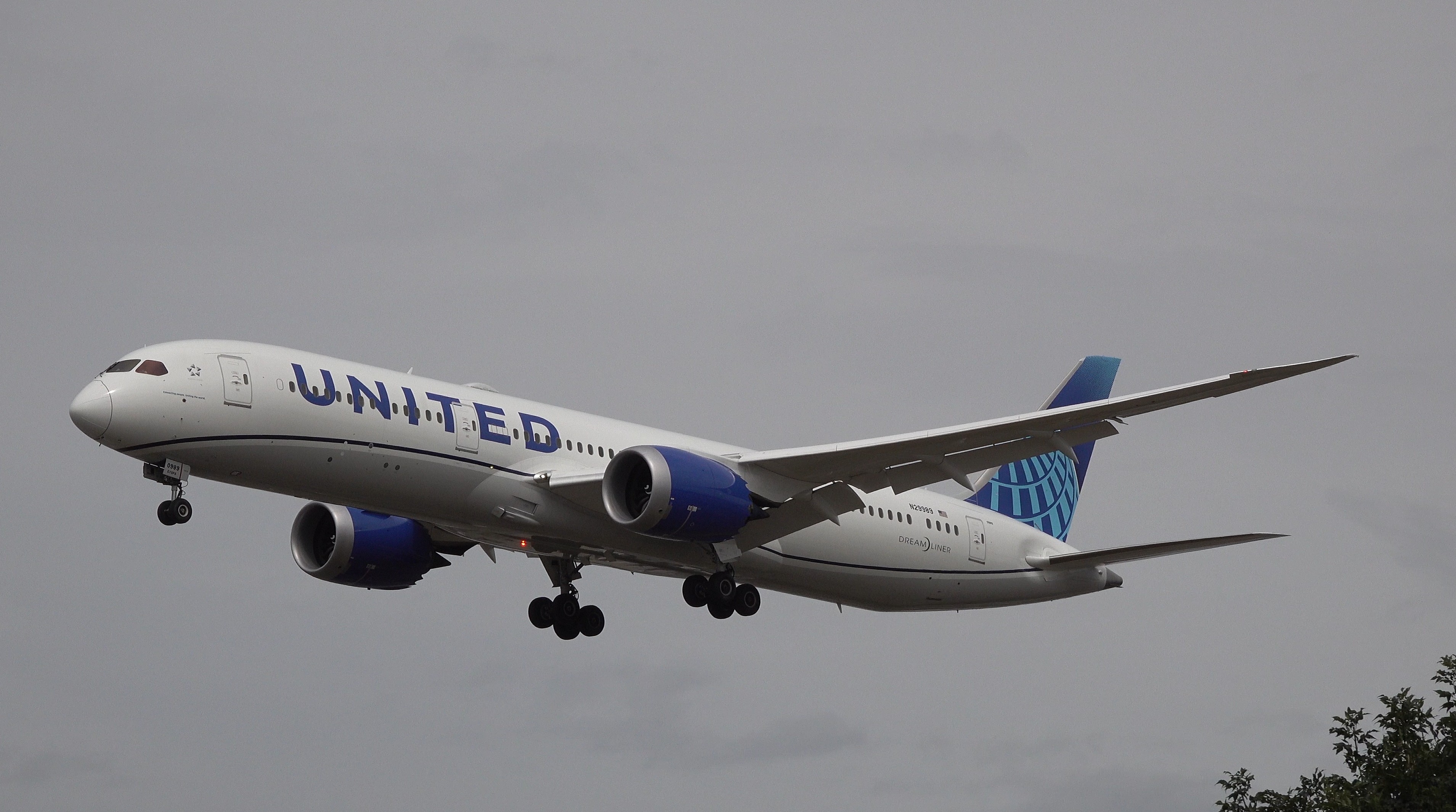 United Airlines Boeing 787-9 Dreamliner